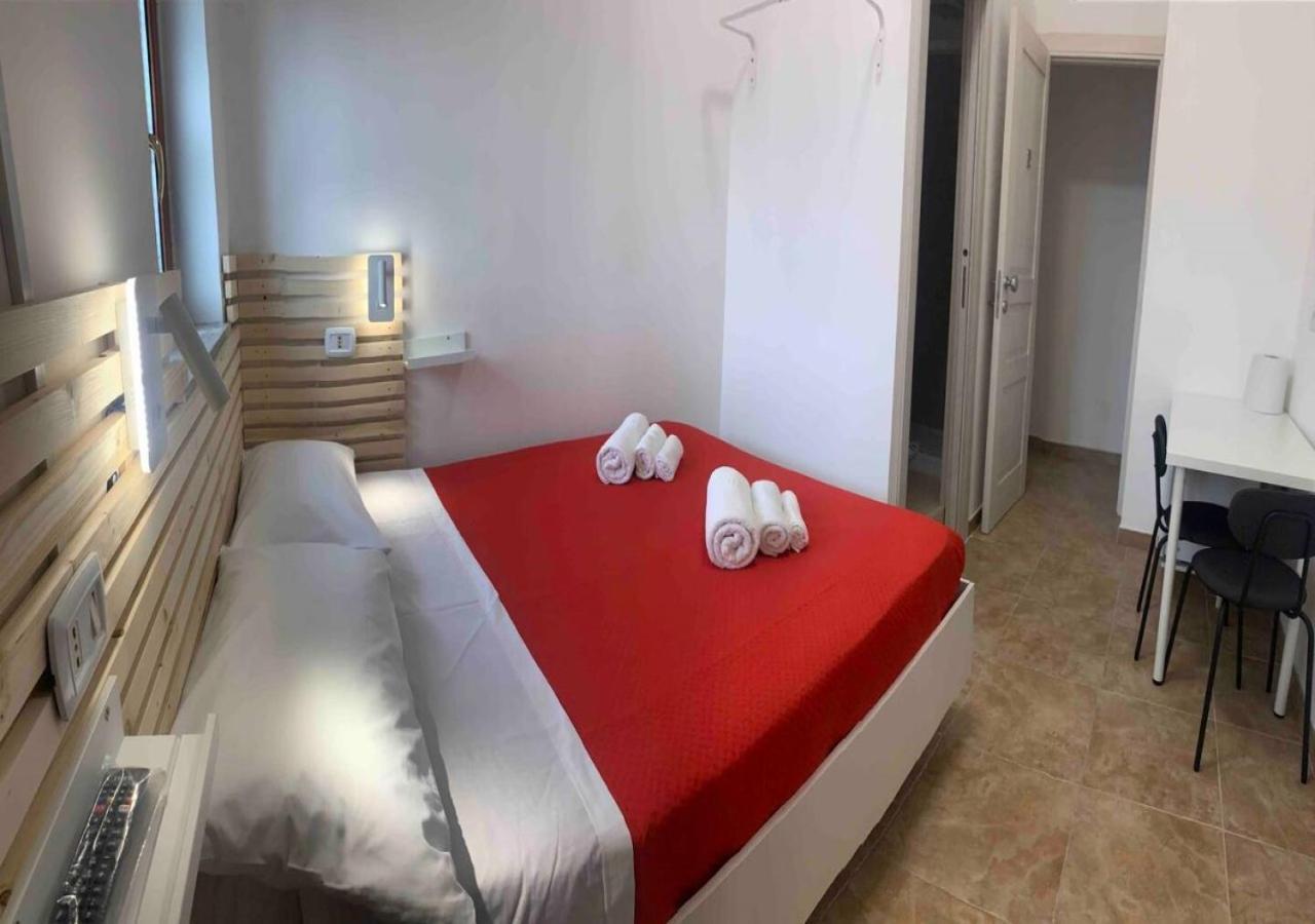 Miris Home Fast And Comfortable With Self Check In 8 Minutes Walk Near Naples Airport Exterior foto