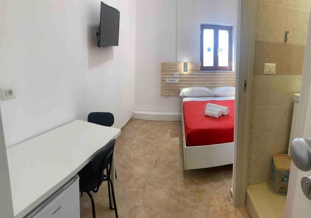 Miris Home Fast And Comfortable With Self Check In 8 Minutes Walk Near Naples Airport Exterior foto