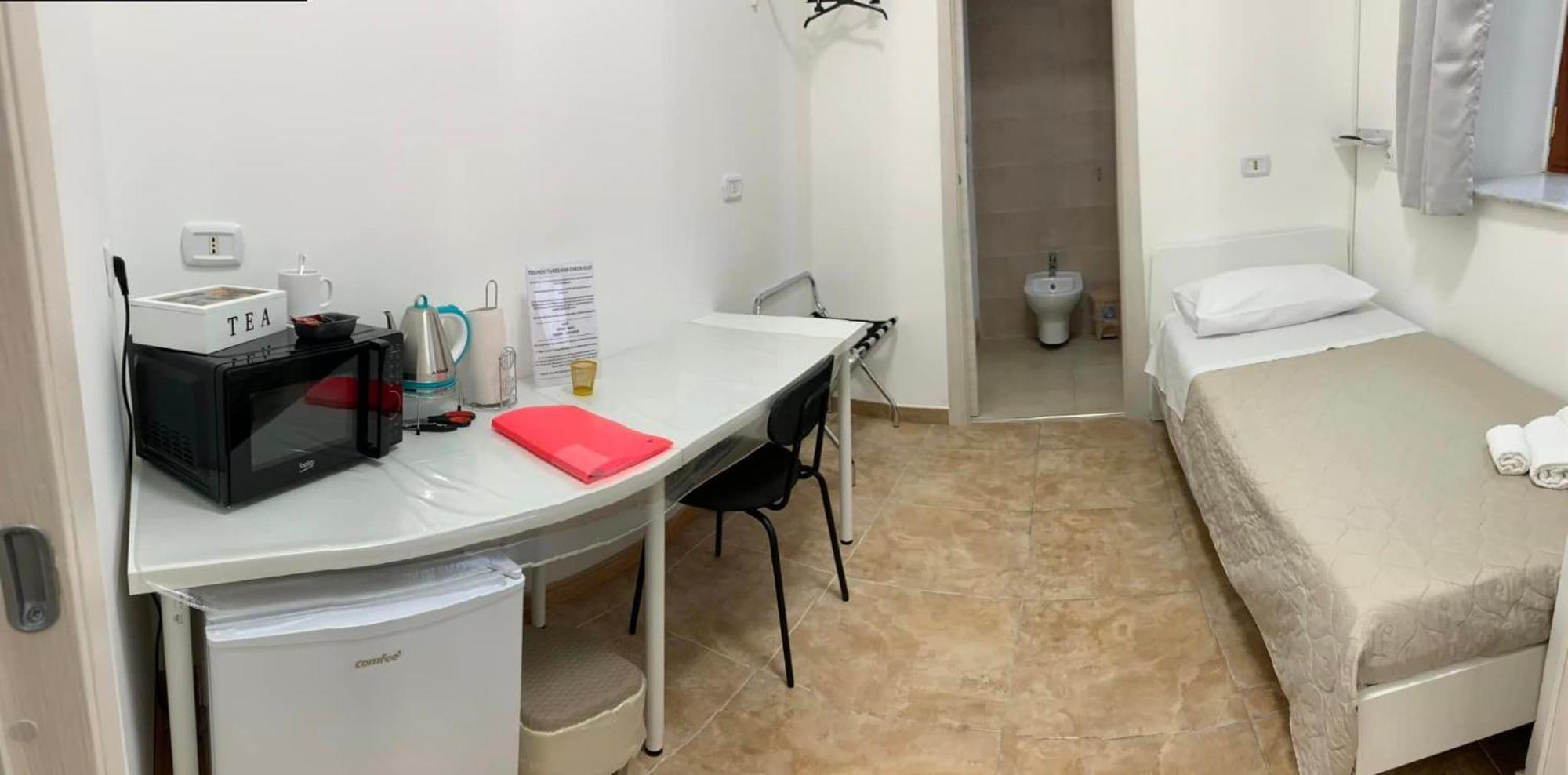 Miris Home Fast And Comfortable With Self Check In 8 Minutes Walk Near Naples Airport Exterior foto