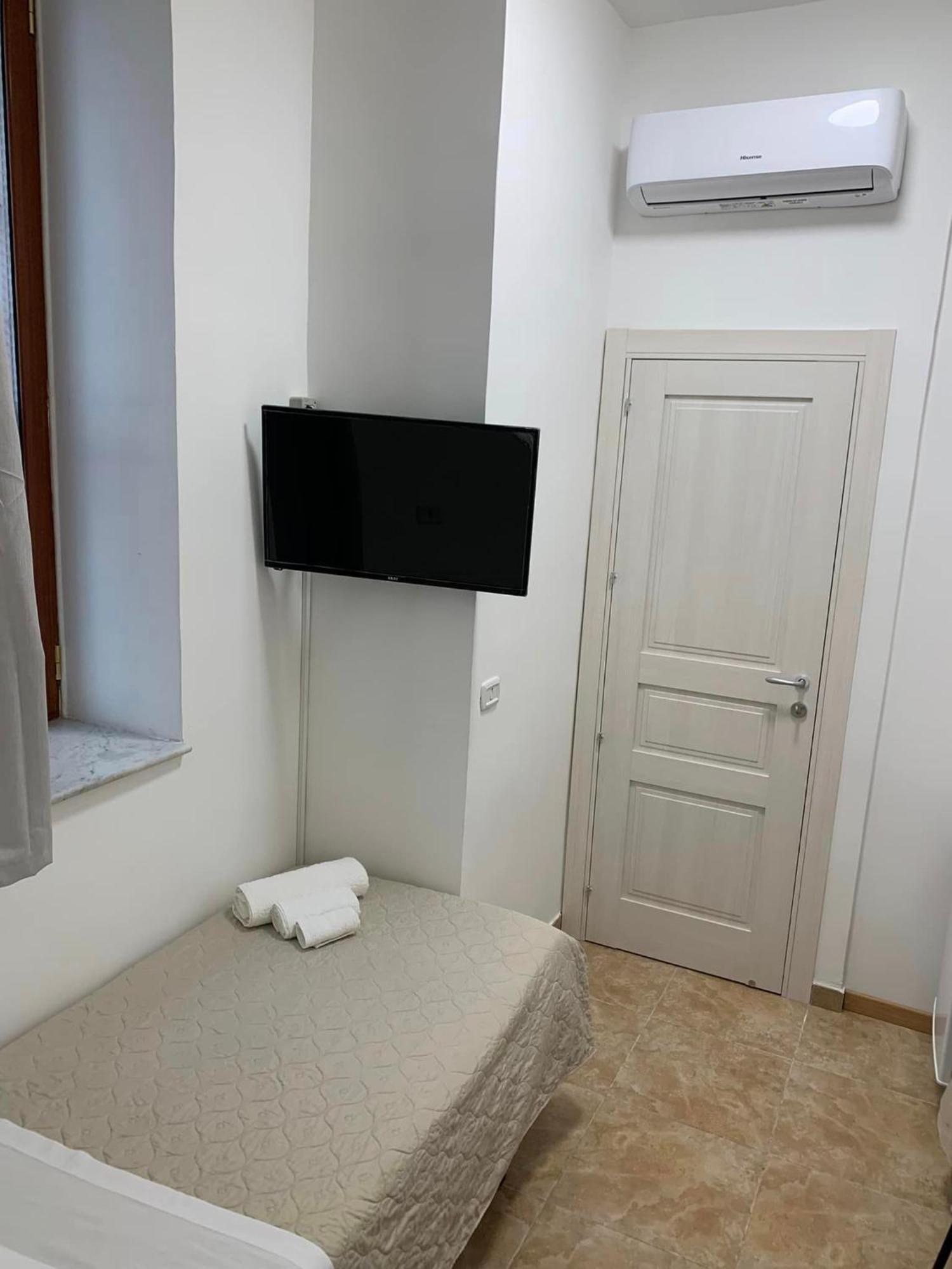 Miris Home Fast And Comfortable With Self Check In 8 Minutes Walk Near Naples Airport Habitación foto